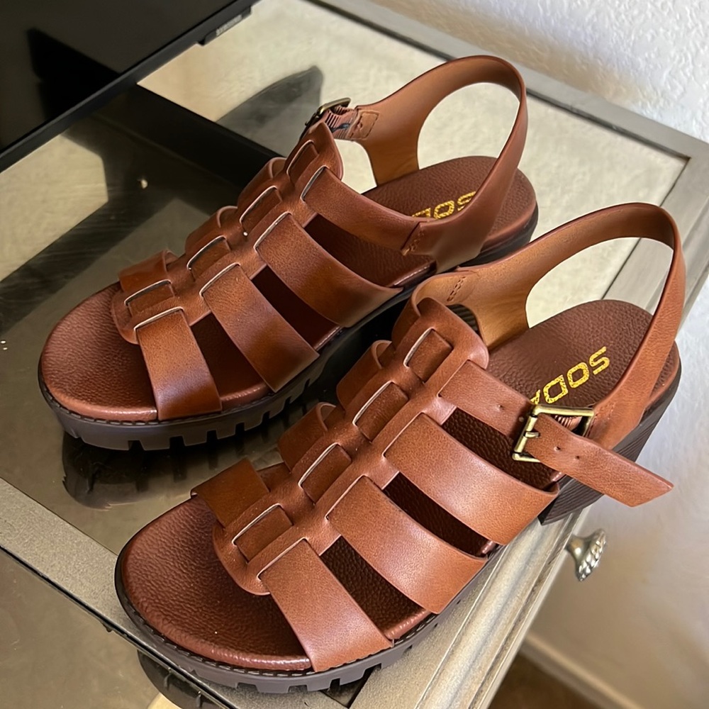 Mia Tira Platform Sandals.